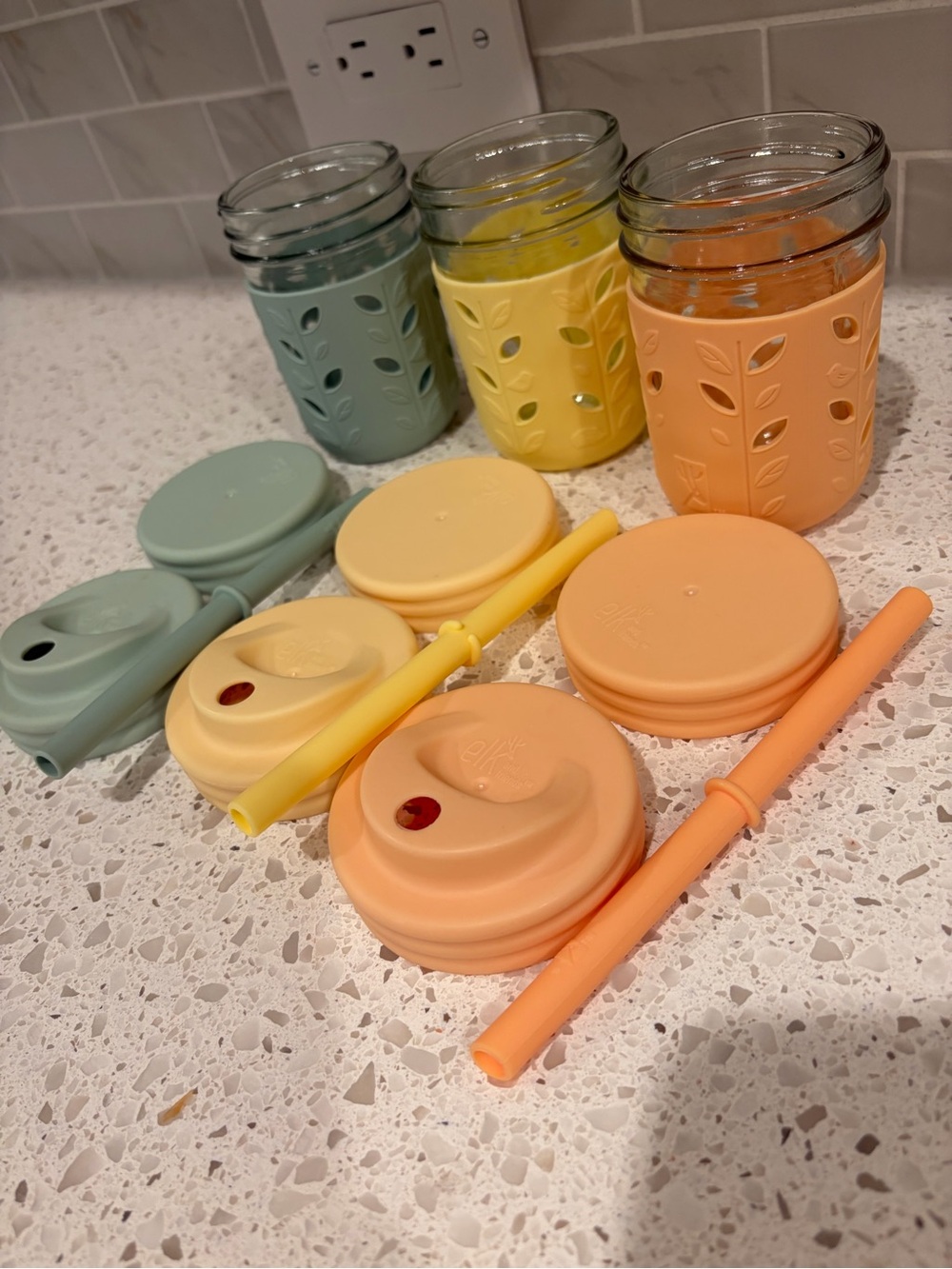 Elk and Friends Mason Jar Lids & Straws Set - Pastel Green, Yellow, Orange